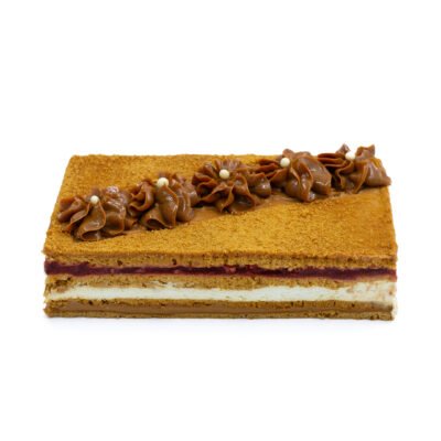 Plokštainis MEDUTIS su braškėmis ir karamele